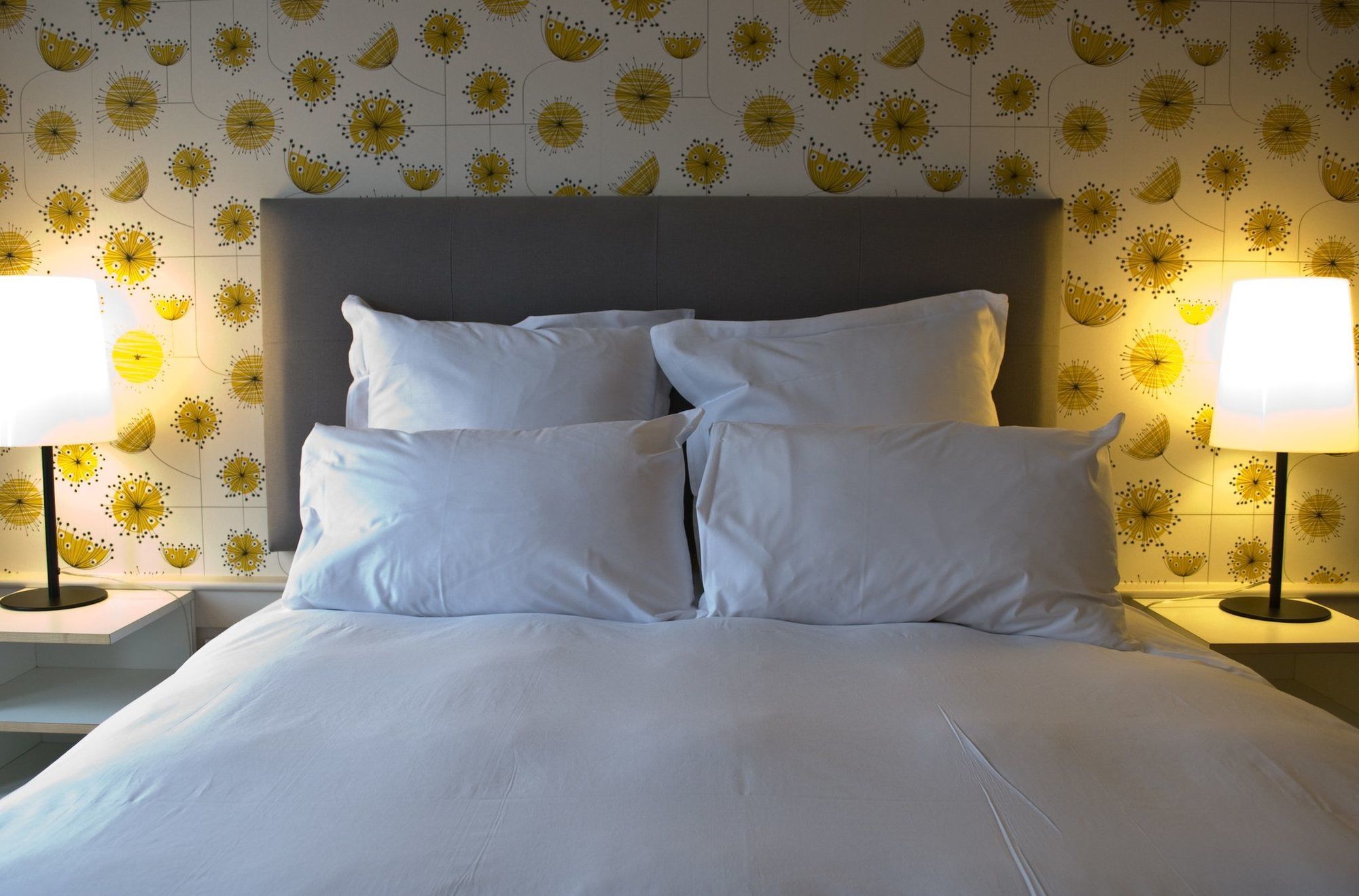 Grasshopper Hotel Glasgow Rum bild